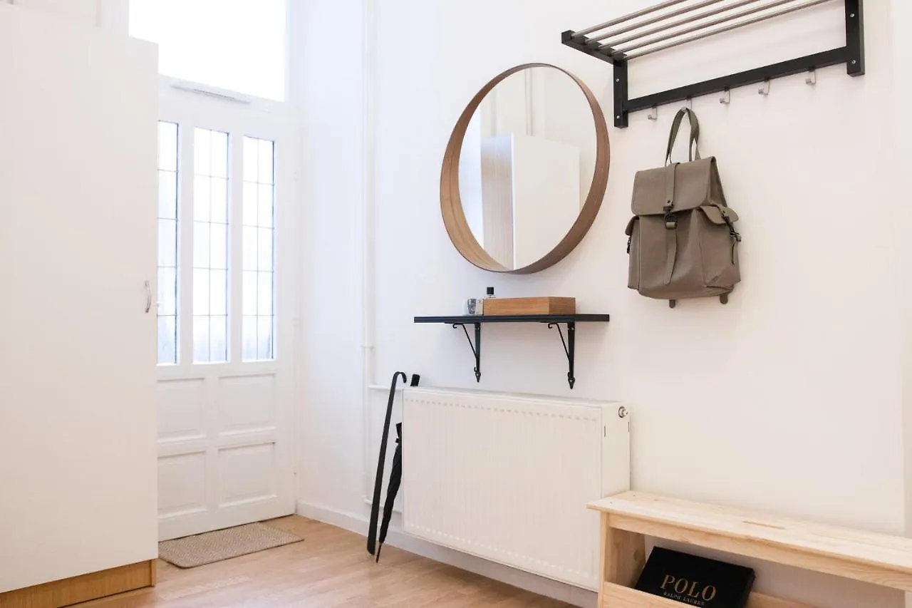Scandi Custom 2-Bdr Apartment Boedapest